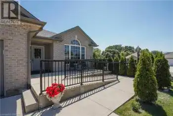 339 WELLBROOK Avenue, Welland, Ontario L3C7N3, 4 Bedrooms Bedrooms, ,3 BathroomsBathrooms,All Houses,For Sale,WELLBROOK,40669756