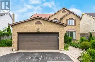 694 Amaretto Avenue Pickering (Amberlea) Ontario L1X1L6