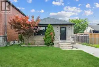 14 RAMSBURY Road, Etobicoke, Ontario M8Z4V3, 2 Bedrooms Bedrooms, ,1 BathroomBathrooms,All Houses,For Rent,RAMSBURY,40670384