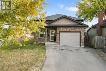 423 DEERE STREET Street, Welland (773 - Lincoln/Crowland), Ontario L3B2M1, 3 Bedrooms Bedrooms, ,2 BathroomsBathrooms,All Houses,For Sale,DEERE STREET,X9851704