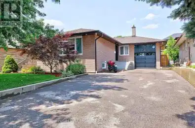 32 Del Ria Drive Toronto (Maple Leaf) Ontario M6L1M1