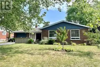 11 PENETANGORE Row, Huron-Kinloss, Ontario N2Z2N6, 3 Bedrooms Bedrooms, ,2 BathroomsBathrooms,All Houses,For Sale,PENETANGORE,40646047