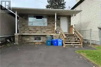 106 EMERSON Street, Hamilton, Ontario L8S2X6, 1 Bedroom Bedrooms, ,2 BathroomsBathrooms,All Houses,For Rent,EMERSON,40672647