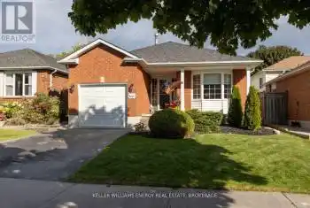 166 EDWARD Street, Clarington (Newcastle), Ontario L1B1E6, 4 Bedrooms Bedrooms, ,2 BathroomsBathrooms,All Houses,For Sale,EDWARD,E10406077