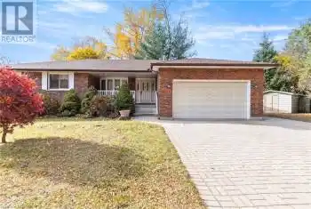 142 WELLAND Road, Pelham (662 - Fonthill), Ontario L0S1E4, 4 Bedrooms Bedrooms, ,4 BathroomsBathrooms,All Houses,For Sale,WELLAND,X10413675