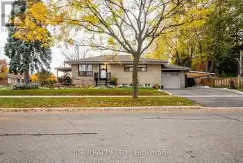 4 Daysland Road, Toronto (Rexdale-Kipling), Ontario M9W4A9, 5 Bedrooms Bedrooms, ,3 BathroomsBathrooms,All Houses,For Sale,Daysland,W10408032