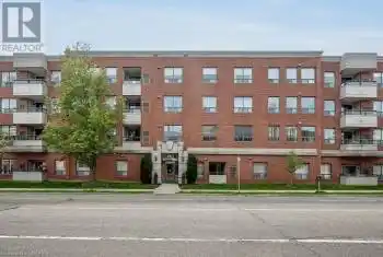 8 MAIN Street Unit# 401, Dundas, Ontario L9H2P6, 2 Bedrooms Bedrooms, ,2 BathroomsBathrooms,Condo,For Sale,MAIN,40674220