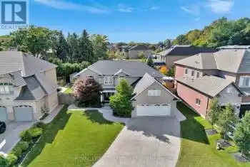 636 Greenravine Drive, Hamilton (Ancaster), Ontario L9G3W2, 4 Bedrooms Bedrooms, ,4 BathroomsBathrooms,All Houses,For Sale,Greenravine,X10411801