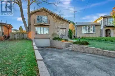 165 BURRWOOD Drive Hamilton Ontario L9C3T3