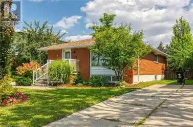 5 BURRWOOD Drive Hamilton Ontario L9C3S9