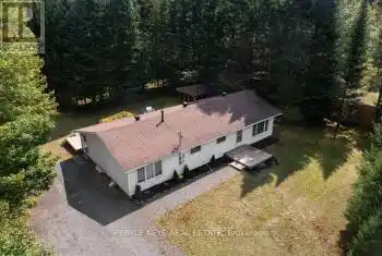 1098 Lawrence Pit Road, Muskoka Lakes, Ontario P0B1M0, 3 Bedrooms Bedrooms, ,1 BathroomBathrooms,All Houses,For Sale,Lawrence Pit,X10413428