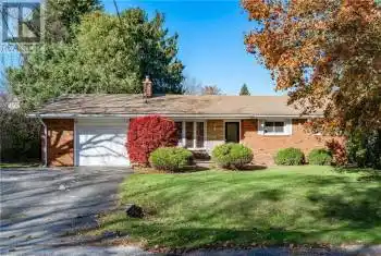 375 CLARENDON Drive, Ancaster, Ontario L9G2Z1, 3 Bedrooms Bedrooms, ,2 BathroomsBathrooms,All Houses,For Sale,CLARENDON,40675640