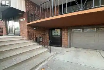 6 Romanway Crescent, Toronto (Weston), Ontario M9N3S3, 2 Bedrooms Bedrooms, ,1 BathroomBathrooms,All Houses,For Rent,Romanway,W10415970