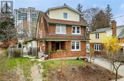 16 DUNBAR Road Waterloo Ontario N2L2C7