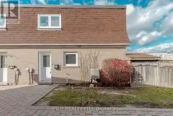 17 Town House Crescent, Brampton (Brampton East), Ontario L6W3C7, 3 Bedrooms Bedrooms, ,1 BathroomBathrooms,All Houses,For Sale,Town House,W10420402