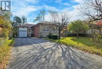 55 Cocksfield Avenue, Toronto (Bathurst Manor), Ontario M3H3S7, 5 Bedrooms Bedrooms, ,2 BathroomsBathrooms,All Houses,For Sale,Cocksfield,C10421105