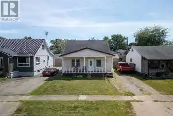 325 SIMPSON Avenue, Welland, Ontario L3B4Y7, 4 Bedrooms Bedrooms, ,2 BathroomsBathrooms,All Houses,For Sale,SIMPSON,40676901