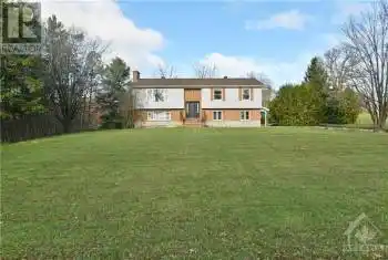 40 DOCHART Street, McNab/Braeside (551 - Mcnab/Braeside Twps), Ontario K0A1G0, 6 Bedrooms Bedrooms, ,3 BathroomsBathrooms,All Houses,For Sale,Dochart Estates,DOCHART,X10423801