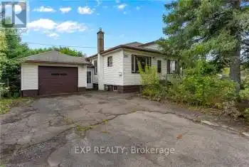 562 BROADWAY Street, Welland (Broadway), Ontario L3C5M5, 2 Bedrooms Bedrooms, ,1 BathroomBathrooms,All Houses,For Sale,BROADWAY,X9375511