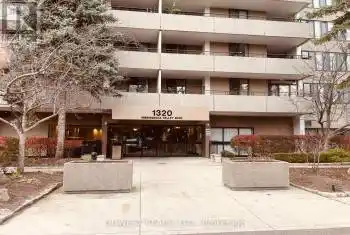 1320 Mississauga Valley Boulevard Unit# 812, Mississauga (Mississauga Valleys), Ontario L5A3S9, 3 Bedrooms Bedrooms, ,2 BathroomsBathrooms,Condo,For Rent,Mississauga Valley,W10424876