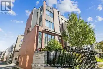 70 Thomas Mulholland Drive Unit# 8, Toronto (Downsview-Roding-CFB), Ontario M3K0A8, 5 Bedrooms Bedrooms, ,4 BathroomsBathrooms,All Houses,For Sale,Thomas Mulholland,W10427257