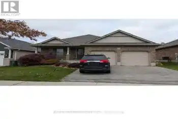 19 Lawrence Avenue, St. Thomas, Ontario N5R4Y7, 3 Bedrooms Bedrooms, ,3 BathroomsBathrooms,All Houses,For Sale,Lawrence,X10429327