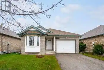 27 BEIRNES Court, Fergus, Ontario N1M3V4, 2 Bedrooms Bedrooms, ,2 BathroomsBathrooms,All Houses,For Sale,BEIRNES,40678537