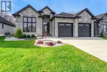 184 SANDPIPER Drive, Sarnia, Ontario N7S0E7, 5 Bedrooms Bedrooms, ,3 BathroomsBathrooms,All Houses,For Sale,SANDPIPER,24025146