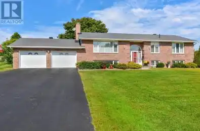 24 BERNARD Crescent Maitland Ontario K0E1P0