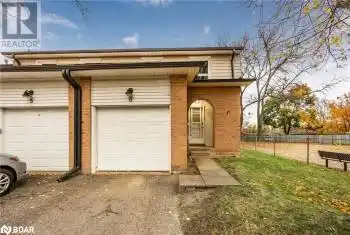 2 BERNICK Drive Unit# 6, Barrie, Ontario L4M5K4, 3 Bedrooms Bedrooms, ,2 BathroomsBathrooms,All Houses,For Sale,BERNICK,40675398