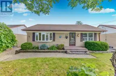 17 Arch Road Mississauga (Streetsville) Ontario L5M1M4