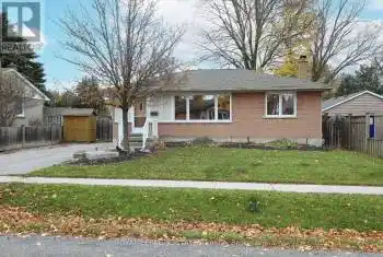 207 Lee Avenue, Whitby (Lynde Creek), Ontario L1N5L4, 4 Bedrooms Bedrooms, ,2 BathroomsBathrooms,All Houses,For Sale,Lee,E10433063