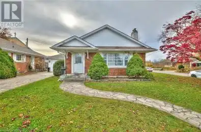 2 WOODGATE Avenue St. Catharines Ontario L2R3V4