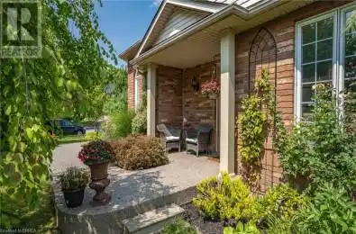 137 THOROUGHBRED Boulevard Ancaster Ontario L9K1N2