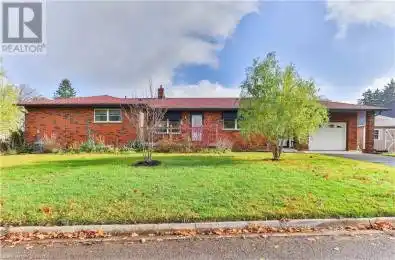 71 LEE Avenue Simcoe Ontario N3Y5B8