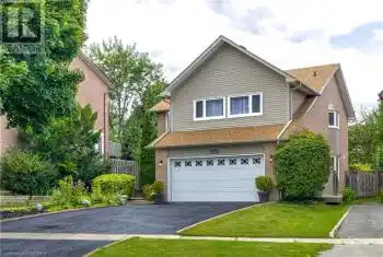 1095 QUEENS Avenue, Oakville, Ontario L6H4K9, 5 Bedrooms Bedrooms, ,4 BathroomsBathrooms,All Houses,For Sale,QUEENS,40680976