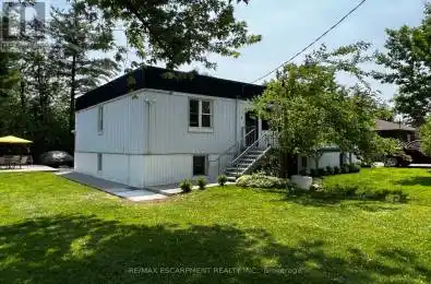 2336 Mountainside Drive Burlington (Mountainside) Ontario L7P1C2