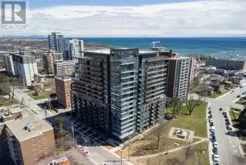 21 Park Street Unit# 305, Mississauga (Port Credit), Ontario L5G1L7, 2 Bedrooms Bedrooms, ,2 BathroomsBathrooms,Condo,For Sale,Park,W10408054