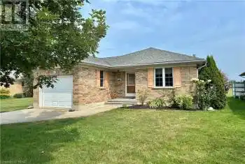 250 Bethune Crescent, Goderich (Goderich Town), Ontario N7A4M6, 3 Bedrooms Bedrooms, ,3 BathroomsBathrooms,All Houses,For Sale,Bethune,X11890433