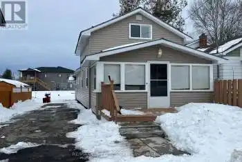 7749 Highway 21, South Bruce Peninsula, Ontario N0H1A0, 2 Bedrooms Bedrooms, ,1 BathroomBathrooms,All Houses,For Sale,Highway 21,X11896221