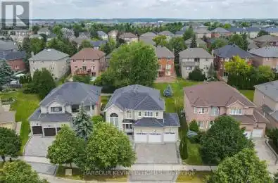 45 Henricks Crescent Richmond Hill (Bayview Hill) Ontario L4B3W4