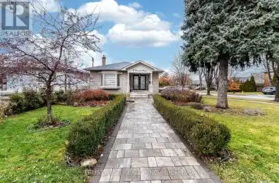 2 Liscombe Road Toronto (Rustic) Ontario M6L3A1