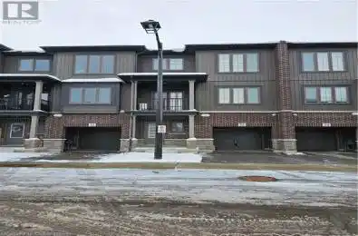 124 COMPASS Trail Unit# 53 Cambridge Ontario N3E0E3