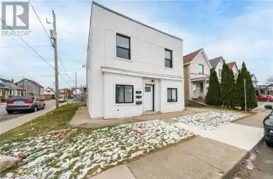 32 BRITANNIA Avenue Hamilton Ontario L8H1W4