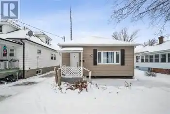 125 JOHN Street, Sarnia, Ontario N7T2Z1, 2 Bedrooms Bedrooms, ,1 BathroomBathrooms,All Houses,For Sale,JOHN,25001026