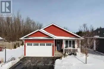 4 HURON HEIGHTS Drive, Ashfield-Colborne-Wawanosh, Ontario N7A0B1, 2 Bedrooms Bedrooms, ,2 BathroomsBathrooms,All Houses,For Sale,HURON HEIGHTS,X11931994