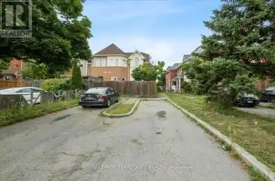 69 Shady Pine Circle Brampton (Sandringham-Wellington) Ontario L6R1K3