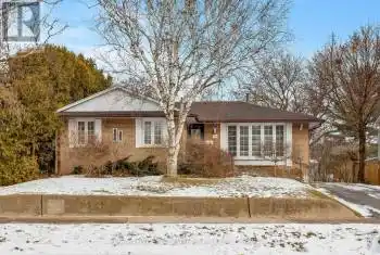 1181 Newton Road, Oakville (College Park), Ontario L6H2A1, 5 Bedrooms Bedrooms, ,2 BathroomsBathrooms,All Houses,For Sale,Newton,W11939702