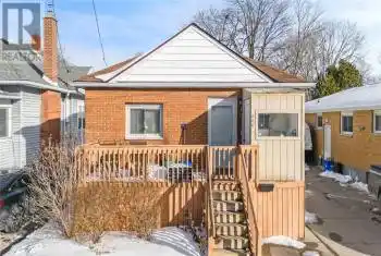 246 RUSSELL Street, Sarnia, Ontario N7T3L8, 3 Bedrooms Bedrooms, ,1 BathroomBathrooms,All Houses,For Sale,RUSSELL,25001738