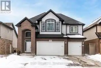 6544 SAM IORFIDA Drive, Niagara Falls (220 - Oldfield), Ontario L2G0H4, 7 Bedrooms Bedrooms, ,4 BathroomsBathrooms,All Houses,For Sale,SAM IORFIDA,X11958570